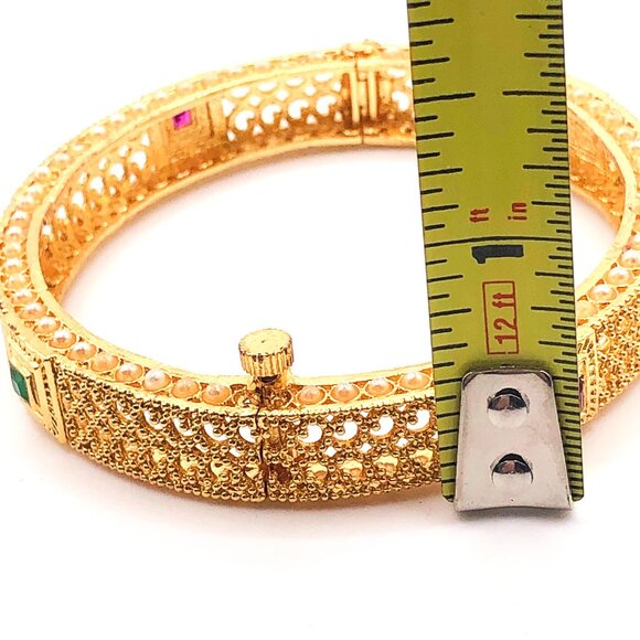 Set of 2 Vintage Gold Tone Filigree Hinged Bangle Bracelets - Picture 4 of 15
